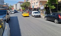 İstanbul- Maltepe'de yolun karşısına geçmek isterken otomobil çarptı; metrelerce savruldu