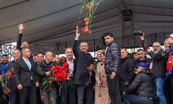 İstanbul- Özgür Özel 1 Mayıs kutlamalarına katıldı