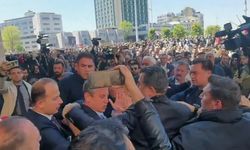 İstanbul - Özgür Özel'e cenaze töreni çıkışında yumruklu saldırı