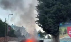 İstanbul - Pendik'te seyir halindeki otomobil alev alev yandı