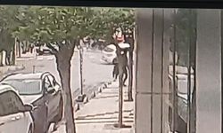 İstanbul - Sancaktepe'de otomobilin iş yerine girdiği anlar kamerada / Ek görüntülerle
