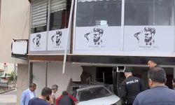İstanbul - Sultanbeyli'de otomobil iş yerine girdi - 2 / Ek görüntü ve fotoğrafla