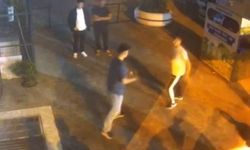 İstanbul- Sultangazi'de sokak ortasında tekmeli yumruklu kavga