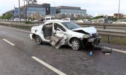 İstanbul - Tuzla’da bariyerlere çarpan otomobil takla atarak savruldu: 1 ölü 4 yaralı