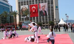 İzmir'de 19 Mayıs coşkuyla kutlandı
