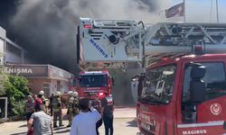İzmir'de sandalye fabrikasında yangın