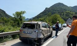 Kamyonet cipe arkadan çarptı; 2 yaralı