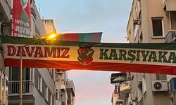 Karşıyaka bayraklarla donatıldı