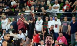 Karşıyaka'da basketbolda Muhsin zirvede