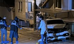 Kocaeli’de otomobille seyir halindeyken silahlı saldırıya uğrayan sürücü yaralandı