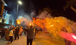 Konya’da Galatasaray taraftarı erken şampiyonluğu coşkuyla kutladı