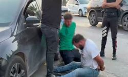 Makas atıp, kendilerini durduran polislere saldıran alkollü sürücü ve 2 arkadaşı adliyede