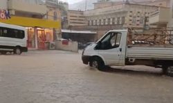 Mardin'de sağanak; cadde ve sokaklar suyla doldu