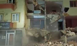 Metruk yapının yıkımı sırasında bitişikteki 3 bina hasar gördü/ Ek fotoğraflar