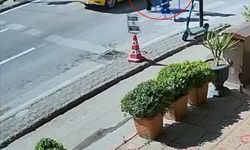 Motosikletin çarptığı yaya ağır yaralandı; kaza kamerada