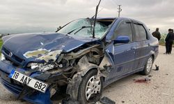 Otomobille motosiklet çarpıştı: 2’si ağır 6 yaralı