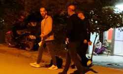 Parkta 2 genci lazerle taciz edip, bıçakla yaralayan 2 şüpheliden 1’i tutuklandı