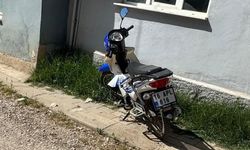 Sağlıkçılar, kazada yaralanan Ömer'e eldivenden balon yaptı
