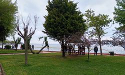 Sahildeki kayalıklarda erkek cesedi bulundu