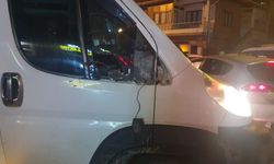 Sakarya'da, servis minibüsünün çarptığı emekli polis yaralandı