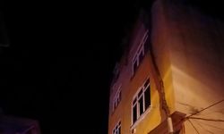 Samsun'da ev yandı; 1'i itfaiyeci 2 yaralı