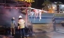 Sebze- meyve tezgahının alev alev yanması kamerada