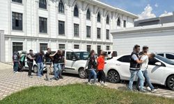 Seyir halindeki otomobile ateş açıp sürücüyü yaralayan 4 şüpheli tutuklandı