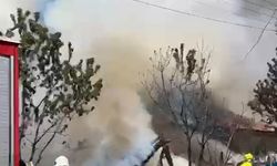 Tek katlı ev yanarak küle döndü