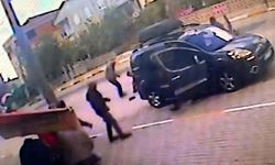 Tekirdağ'da hafif ticari aracın çaptığı yaya yaralandı; kaza kamerada
