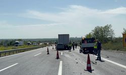 TEM'de cip, kamyona çarptı; 3 yaralı