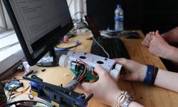 Türkiye’den aldığı bayrağı Kıbrıs’ta göndere çeken robot projesiyle TEKNOFEST’te birinci oldular