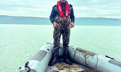 Uluabat Gölü'nde kaçak avcılara baskın; ele geçirilen 466 kilo canlı balık göle salındı