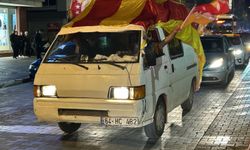 Uşak’ta Galatasaray taraftarları şampiyonluğu kutladı