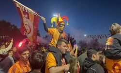 Yalova'da Galatasaraylı taraftarlardan şampiyonluk kutlaması