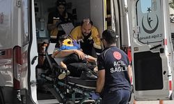 Yaralı babasıyla aynı sedyede, eldivenden şişirilen balonuyla hastaneye kaldırılan Ömer Salih, taburcu oldu/Ek fotoğraflar
