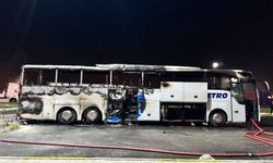 Yolcu otobüsü alev alev yandı