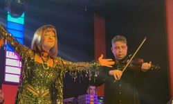 72 yaşında sahneye çıkan Gülden Karaböcek, 43 yıl önce izdiham yaşanan Londra konserini unutamıyor