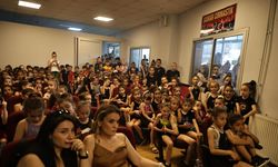 Adem Asil'e İzmir'de özel karşılama