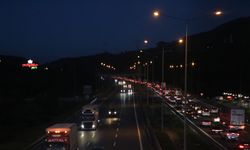 Anadolu Otoyolunun Bolu geçişinde bayram yoğunluğu