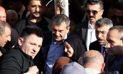 Bakan Tekin'den sınıf öğretmenine sürpriz doğum günü kutlaması (2)