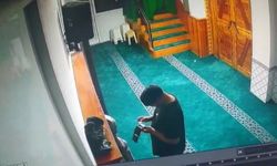 Caminin bağış kutusu ile müezzinin cüzdanını çaldı