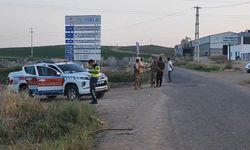 Çocukların bulunduğu otomobilin takla attığı kaza kamerada: 1 ölü, 4 yaralı