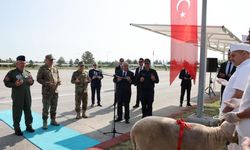 Cumhurbaşkanı Erdoğan, Mehmetçiğin bayramını kutladı