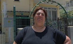 Evinin duvarına Ferdi Tayfur’un ışıklı panosunu yaptırdı