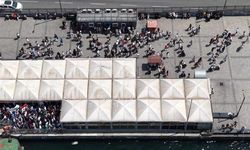 İstanbul - Eminönü'nde bayram yoğunluğu havadan görüntülendi