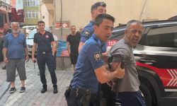 İstanbul - Kağıthane'de evini yakmaya çalıştı polise direndi; kelepçenelerek gözaltına alındı