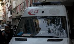 İstanbul - Zeytinburnu’nda 1'inci kattaki yangında bir çocuk komşuların açtığı çarşafa atlayarak yaralandı