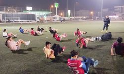 Kadın futbol takımının hem başkanı hem antrenörü hem malzemecisi