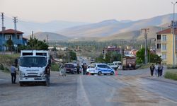 Kayseri'de yola dökülen madeni yağ nedeniyle devrilen motosikletteki 2 kişi yaralandı