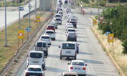 'Kilit kavşak' Kırıkkale'de bayram dönüşü trafik yoğunluğu başladı